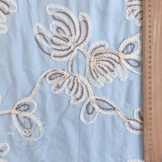Baumwollstoff EMBROIDERY Loom En Light baby blue