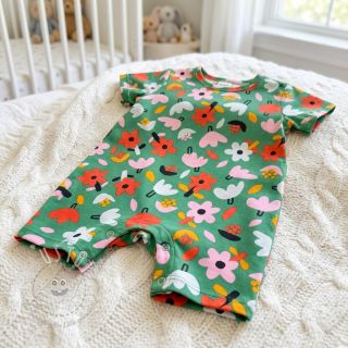 Baumwollstoff Flowers green by JENNIFER BOURON ORGANIC