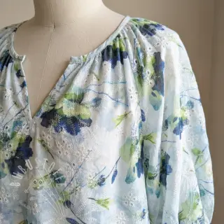 Baumwollstoff mit Beimischung EMBROIDERY Rose green