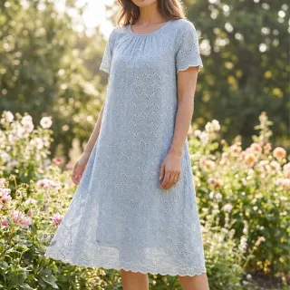 Baumwollstoff EMBROIDERY Rosemary light blue