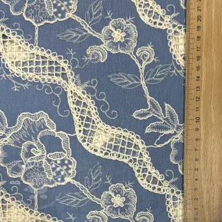 Baumwollstoff JEANS EMBROIDERY Flora design B